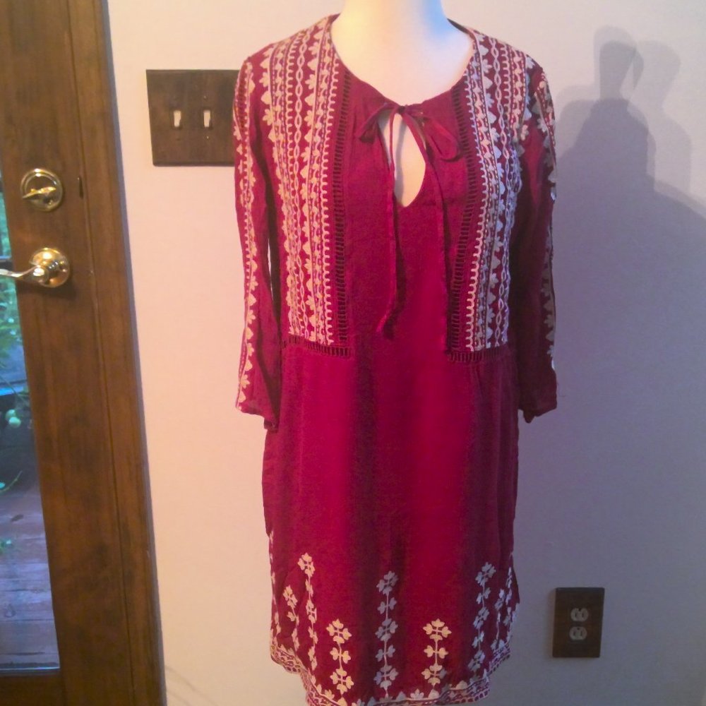 ALGA EMBROIDERED EAST INDIAN THEMED DRESS OR TUNIC-SIZE MEDIUM